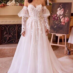 off white wedding dress. Strapless tulle bridal gown.